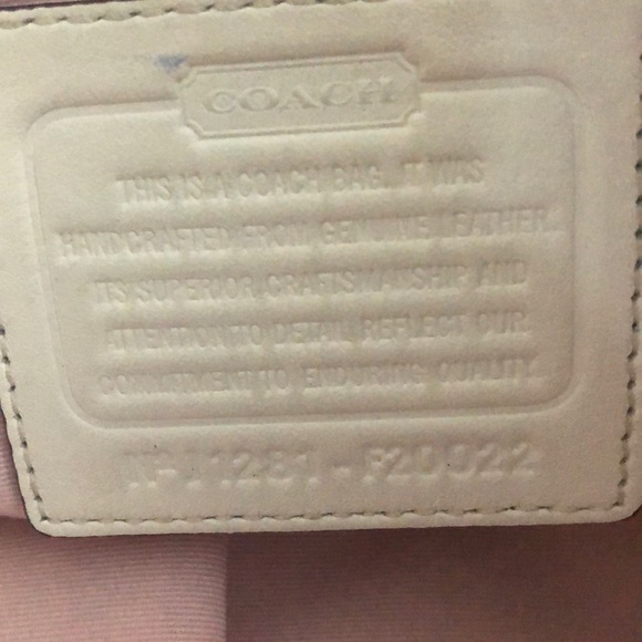 Coach patent leather hobo bag - Picture 6 of 8